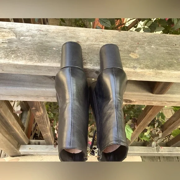 J.Crew, BLACK pointed toe Sadie boots 
Size 8 , - Picture 3 of 8